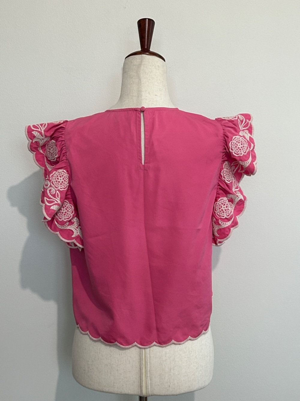 THML Pink Embroidered Ruffle Sleeve Top Size Small EUC - Picture 3 of 5